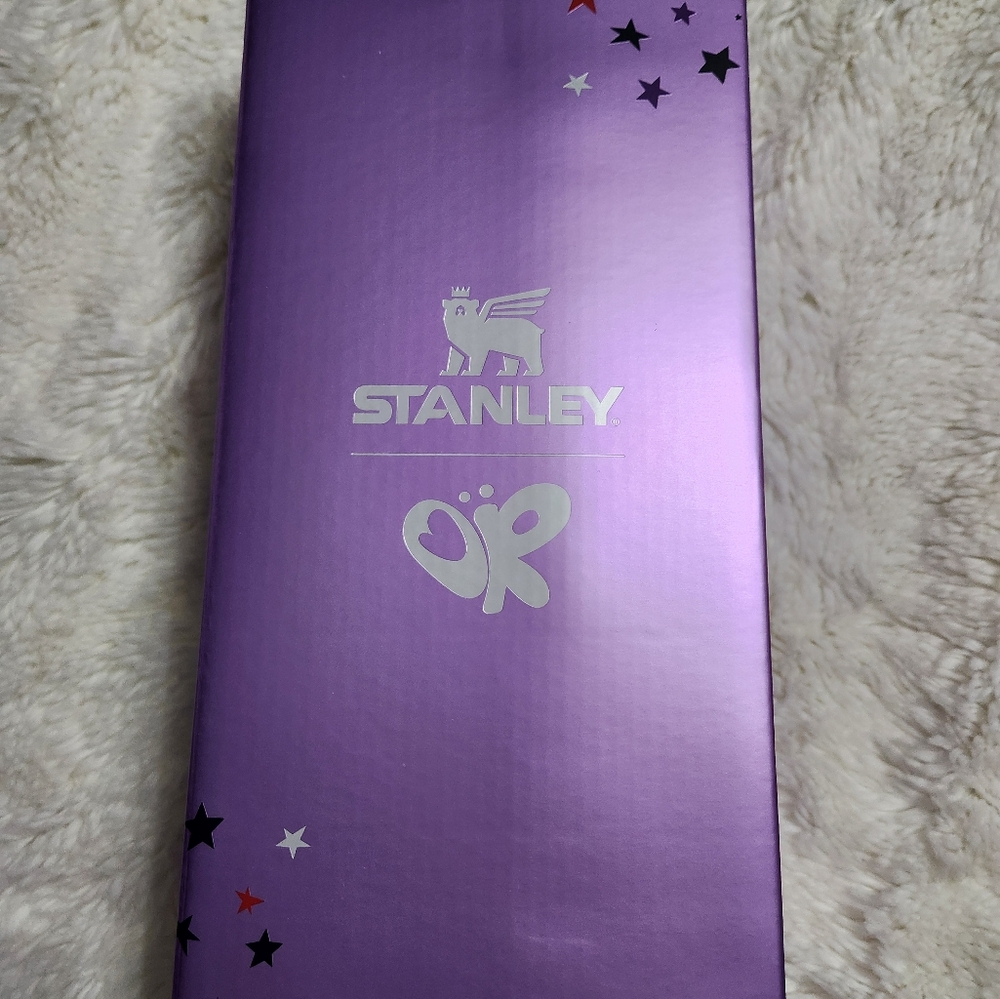 Stanley x Olivia Rodrigo Quencher H2.O FlowState™ Tumbler | 40 OZ